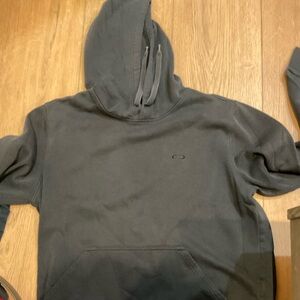 Oakley hoodie